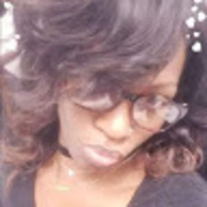 Meet your Posher, Dee